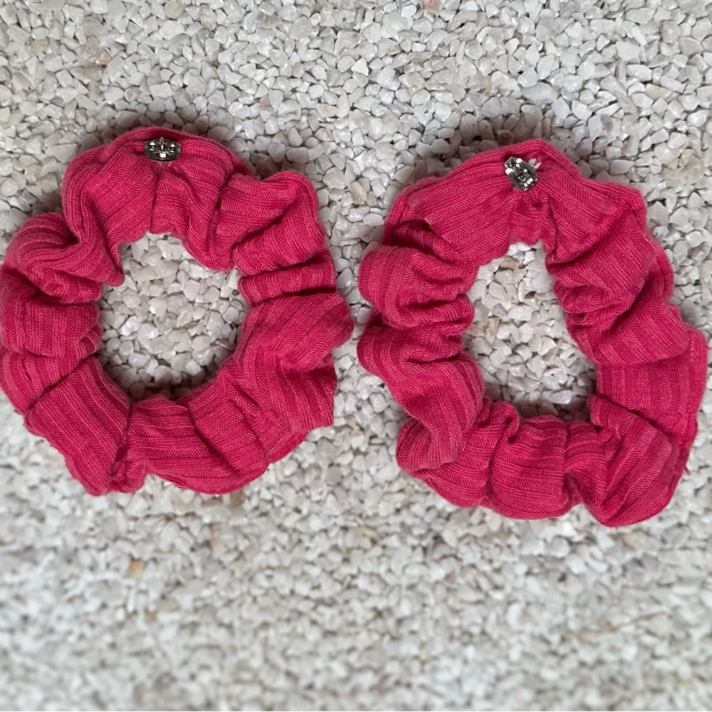 Scrunchie earrings 🩷